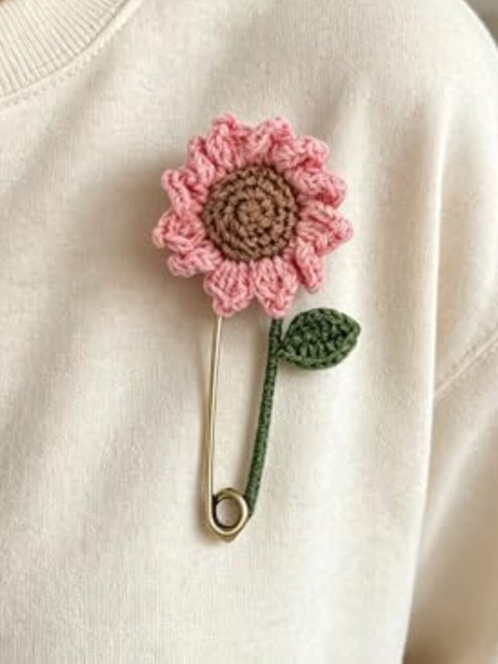 New‎ - Finished Cute Handmade Wool Brooch